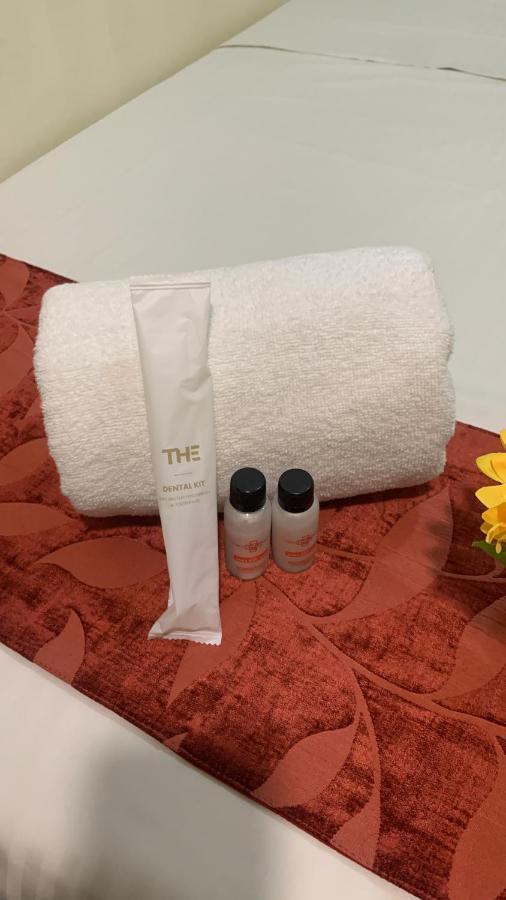 Single Sharing Room And Short Hours Stay At Sandpiper Hotel Singapur Exteriér fotografie